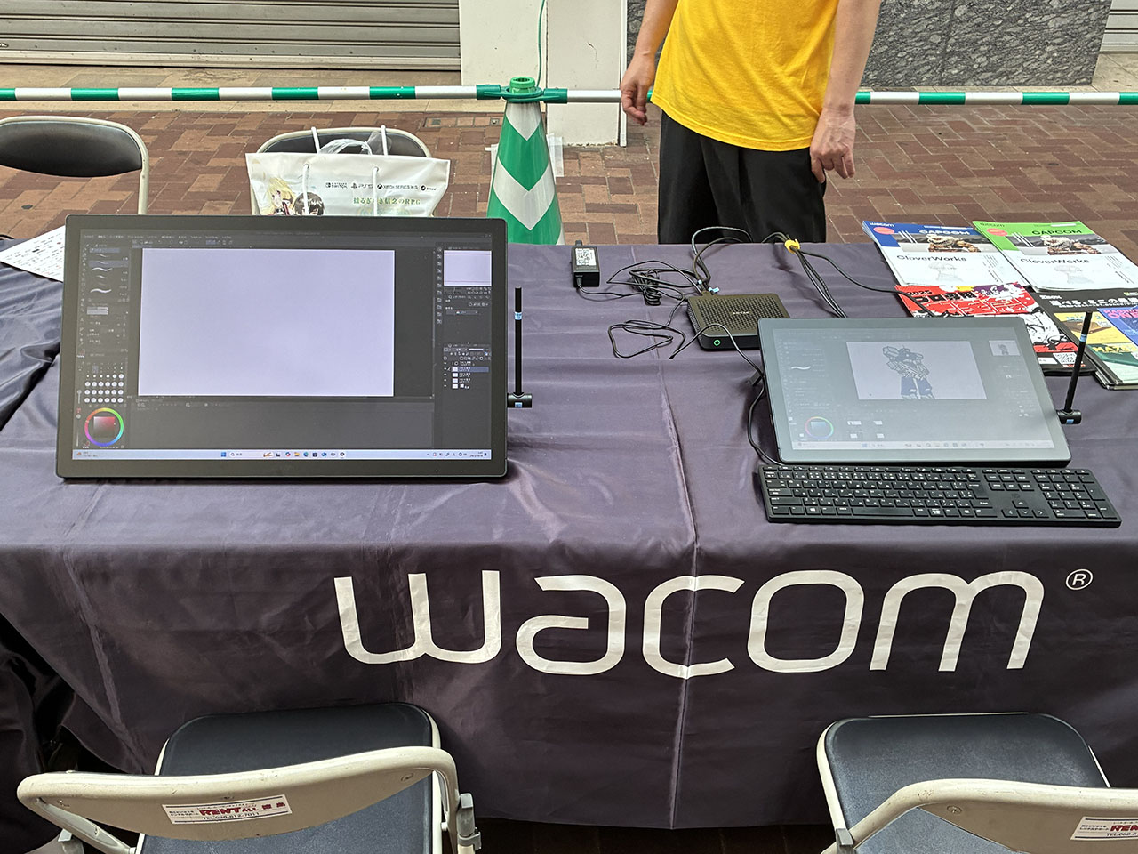 ZOTAC ZBOX デジタル作画環境での設置例 ワコム液タブとの組み合わせ
