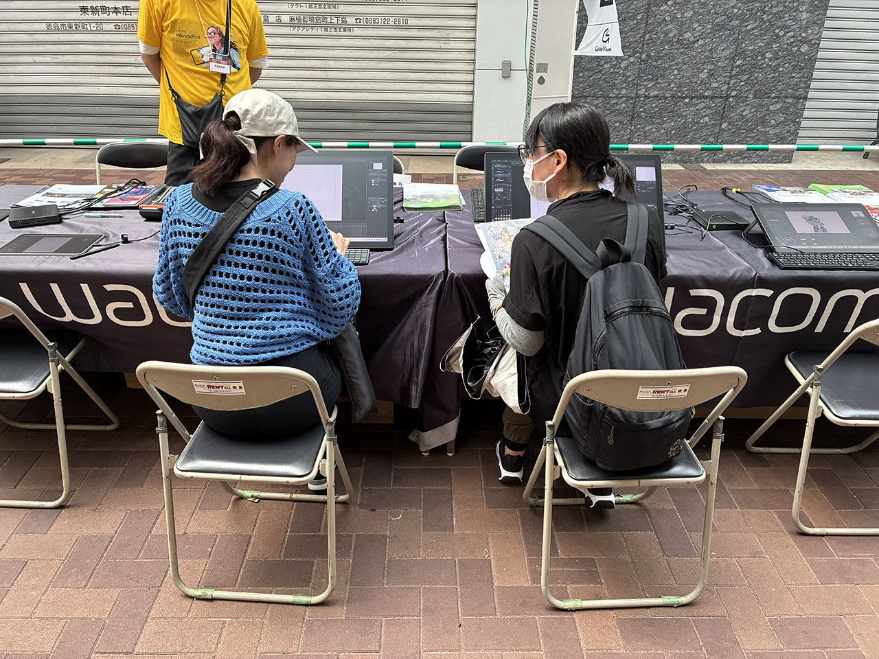 マチ★アソビ vol.29 デジタル作画体験の様子 幅広い年齢層の来場者