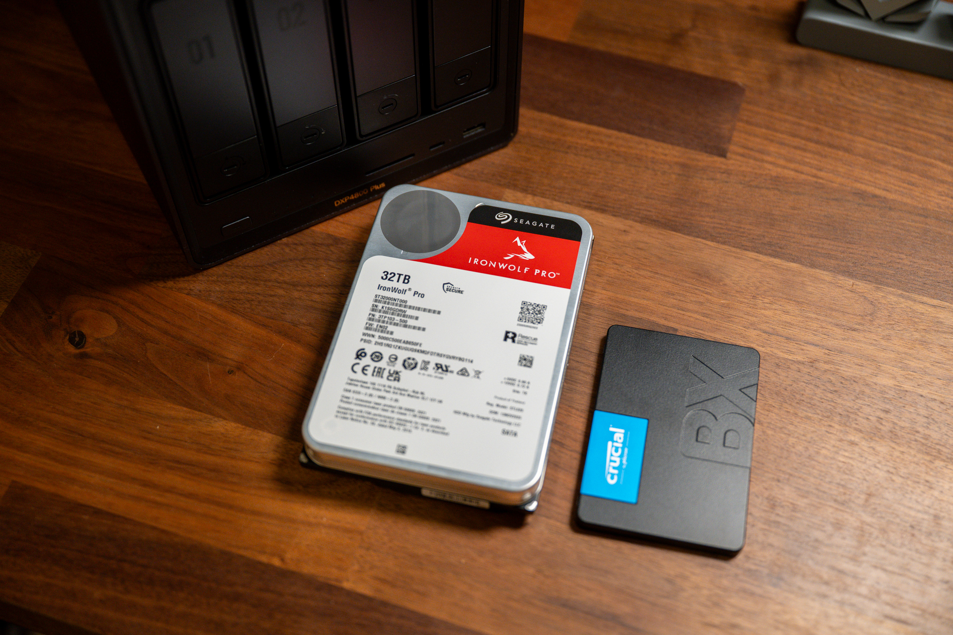 Seagate IronWolf Pro 32TBとCrucial BX500の比較