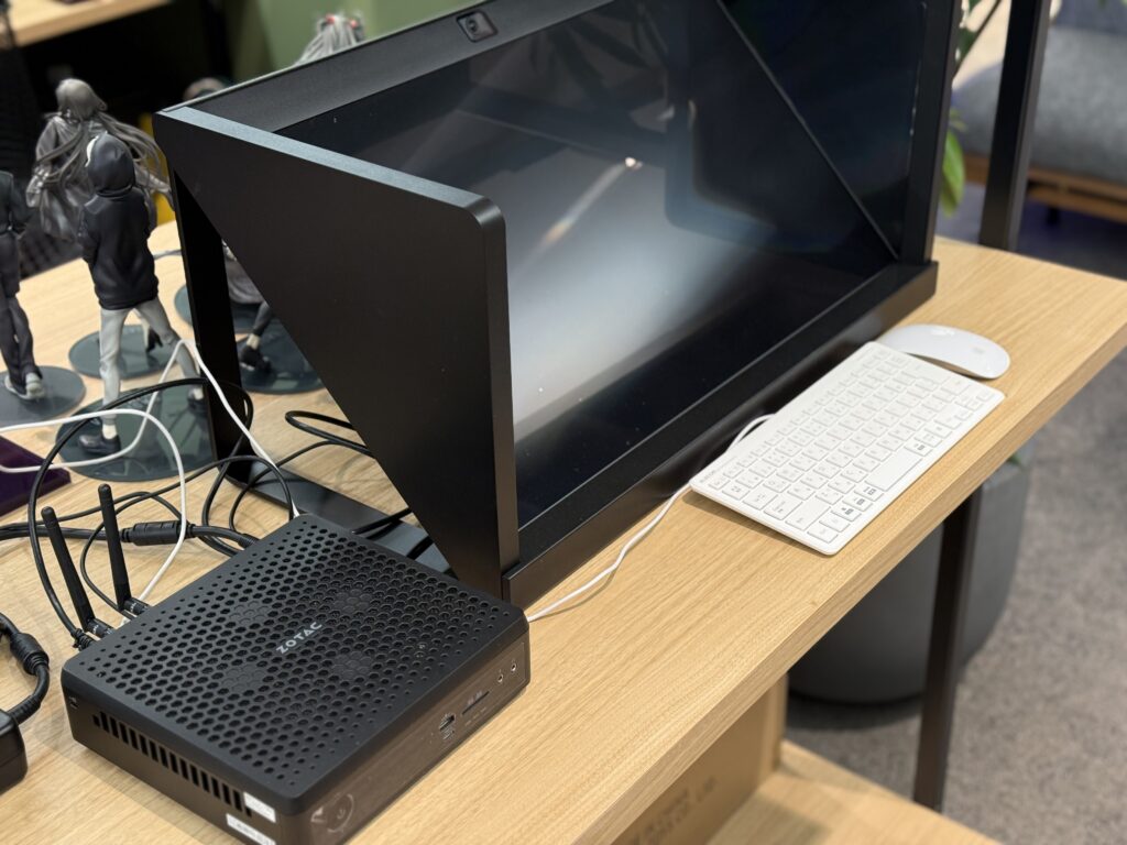 ZOTAC ZBOX EN173070C - 設置場所に影響を受けづらいコンパクトサイズが特長